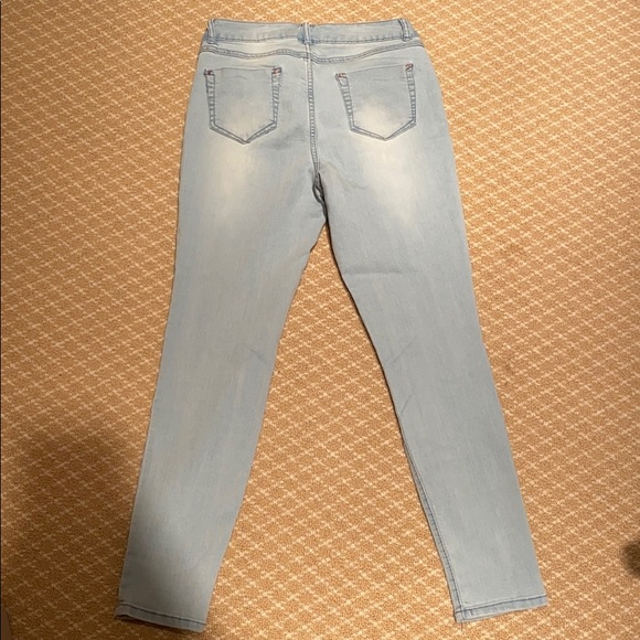Light wash Blue Spice jeans - Picture 2 of 2